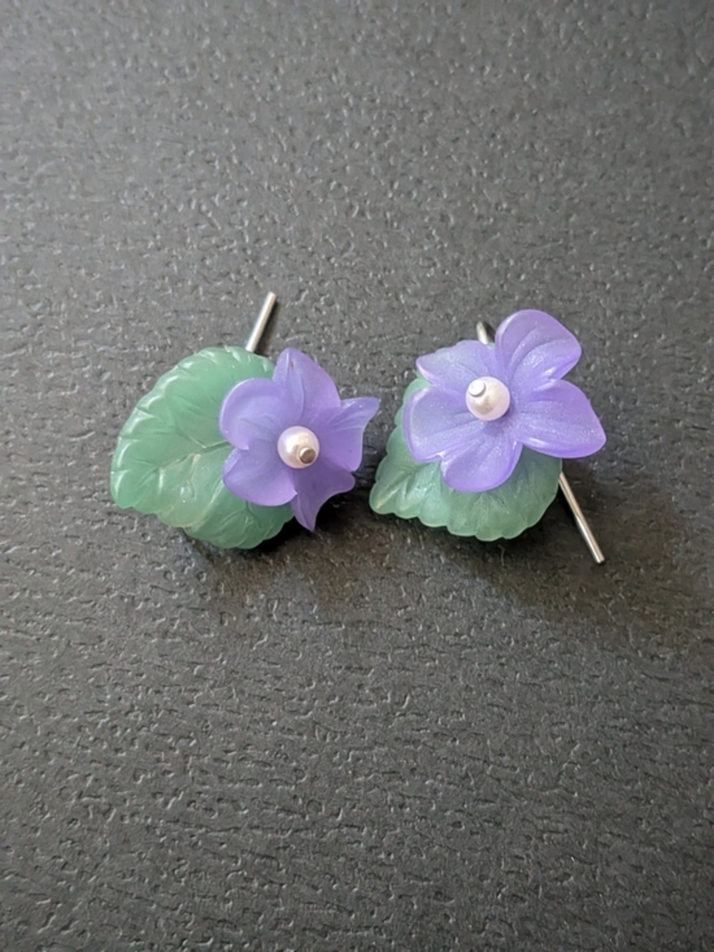 Vintage 1983 Avon "Sweet Violet" Lucite Pierced Earrings
